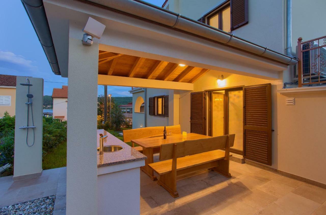 Villa Toic By The Seaside With Beautiful Seaview Čižići Extérieur photo