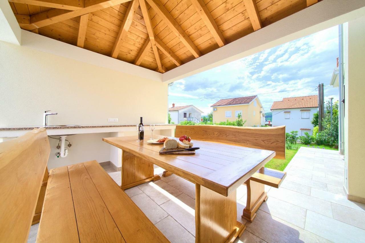 Villa Toic By The Seaside With Beautiful Seaview Čižići Extérieur photo