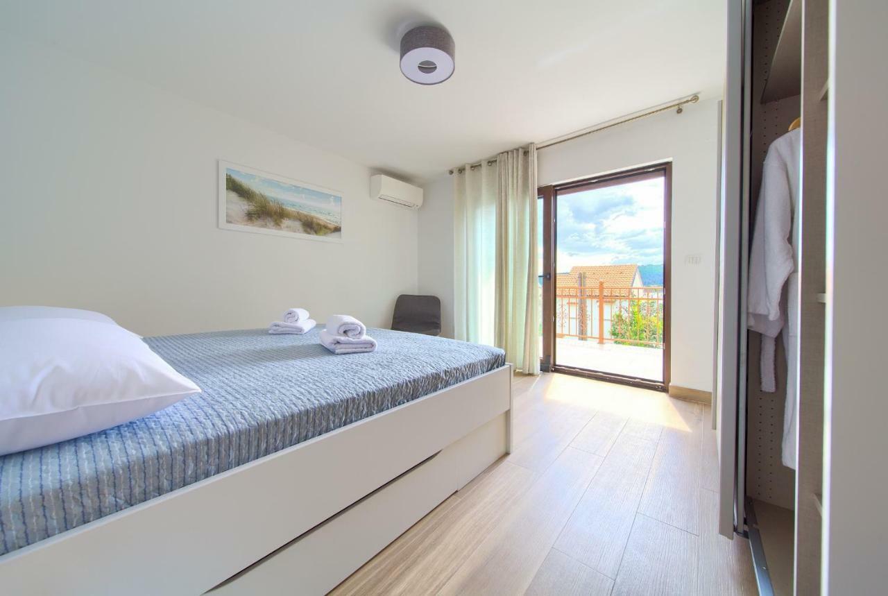 Villa Toic By The Seaside With Beautiful Seaview Čižići Extérieur photo